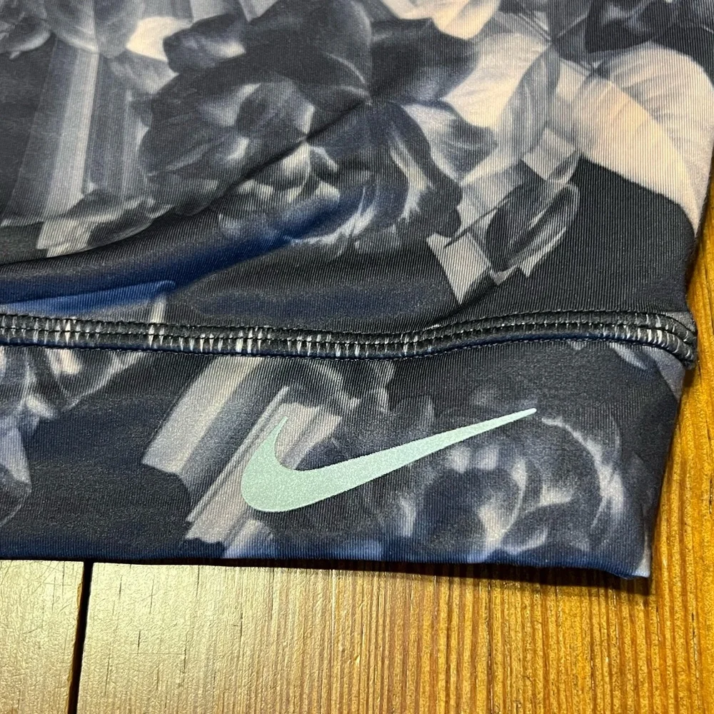 Nike‎ Women's Epic Lux Printed Crop Running Tank